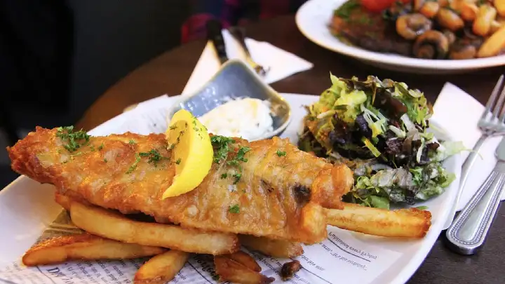 Discover the art of crafting the quintessential British dish, Fish and Chips. Crispy, tender, and utterly satisfying – perfect for your culinary adventure!